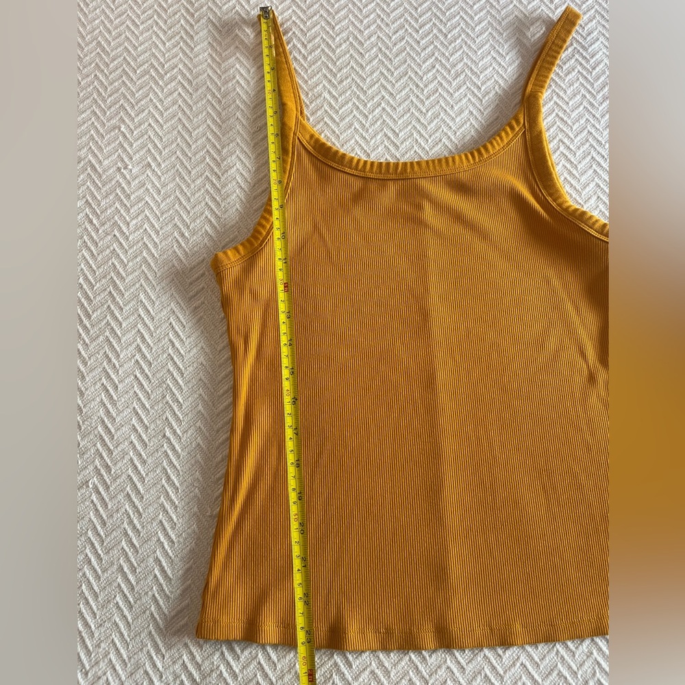 Vince Ribbed Tank - Picture 4 of 8